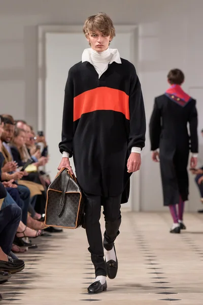 Look 23